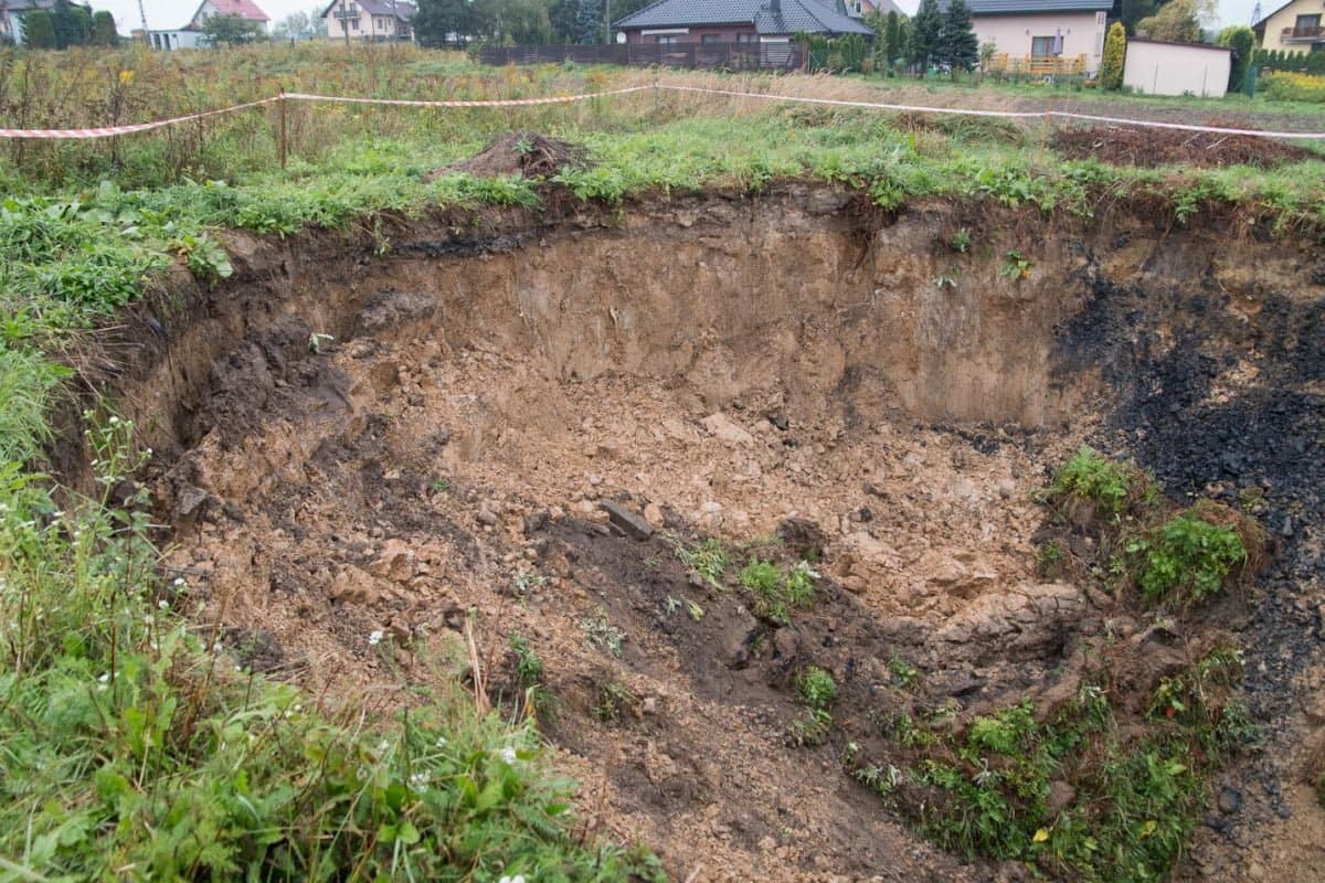 Specjaliści z Państwowego Instytutu Geologicznego zbadają zapadlisko w Jankowicach